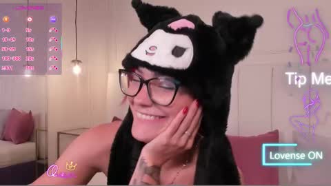 Mae Lyra online show from February 19, 9:58 pm