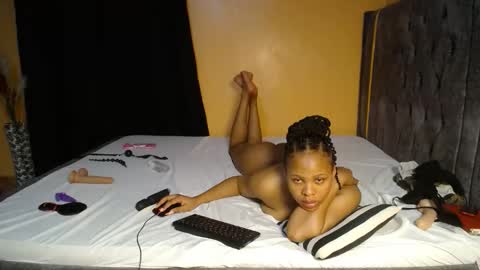 PENDO AND VIV online show from November 5, 10:45 pm