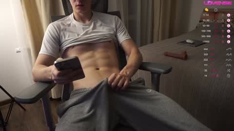 Mike XMaestro 3369 online show from December 5, 5:33 pm