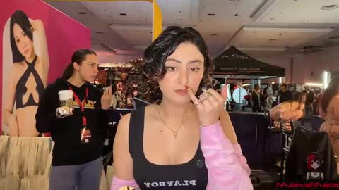 Meaves online show from February 7, 2:14 am