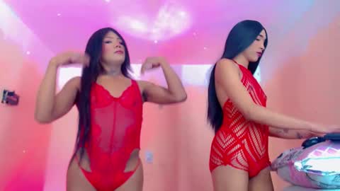 mafer_dolls_ online show from February 3, 6:33 am