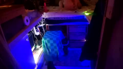 Gaia Love online show from February 6, 6:40 am