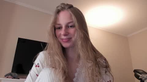 Snapshot of magic_couple13 chatting on January 31, 11:46 am Alice  online show from January 31, 11:46 am