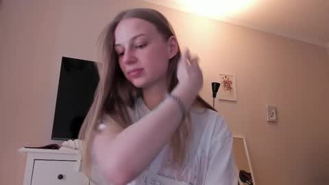 Snapshot of magic_couple13 chatting on February 21, 9:24 am Alice  online show from February 21, 9:24 am