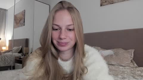 Snapshot of magic_couple13 chatting on October 24, 12:50 pm Alice  online show from October 24, 12:50 pm