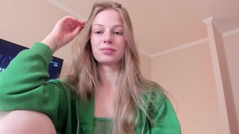 Alice  online show from April 8, 9:56 am