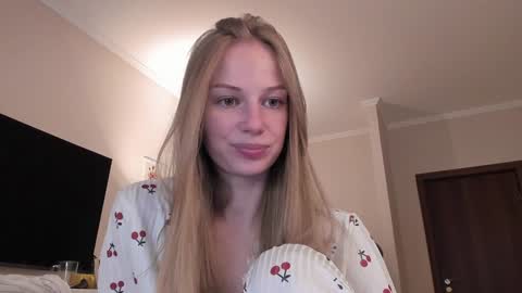 Snapshot of magic_couple13 chatting on January 6, 12:24 pm Alice  online show from January 6, 12:24 pm
