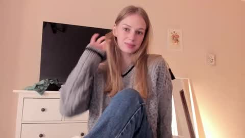 Snapshot of magic_couple13 chatting on March 3, 11:33 am Alice  online show from March 3, 11:33 am