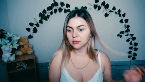 Snapshot of magic_katarina_ chatting on February 5, 7:29 am magic_katarina_ online show from February 5, 7:29 am