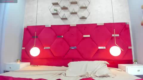 KAYLEE online show from January 2, 11:38 pm