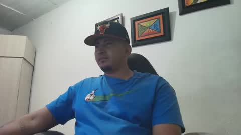 magic_milk23 online show from October 21, 5:01 am