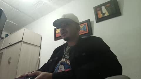 magic_milk23 online show from October 11, 5:45 am