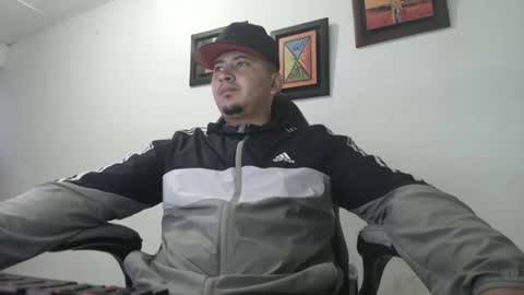 magic_milk23 online show from September 18, 10:52 am