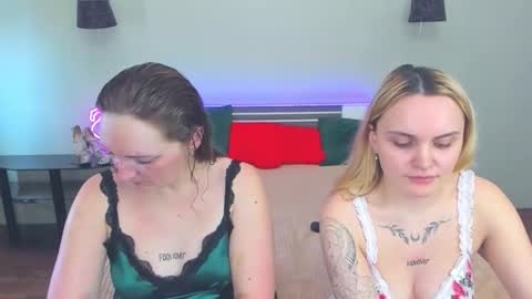 Lili and Bella online show from March 3, 7:15 am