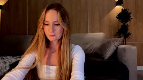 magicpeaach online show from February 6, 3:09 pm