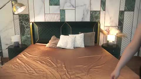 Emily online show from August 4, 2:13 pm