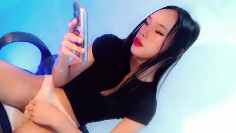 Mocah online show from December 6, 10:57 pm