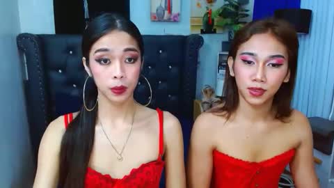 BELLA AND HANA online show from December 18, 1:12 am