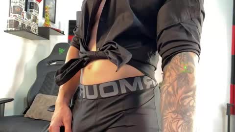 If you want me to use the Lovense please let me know  --    online show from May 31, 6:09 pm