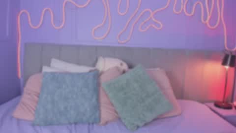 Mai online show from December 17, 8:15 pm