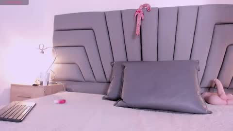 maia_520 online show from December 15, 6:15 pm