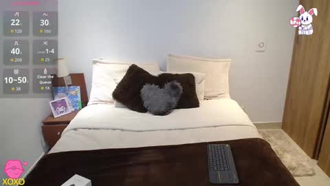 Snapshot of maiaa_evans chatting on September 15, 4:03 am    t  online show from September 15, 4:03 am