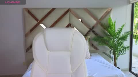 Maiaa Ruiz  online show from March 11, 2:07 pm