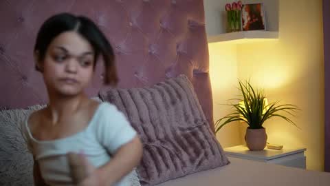  Maia  online show from September 19, 6:44 pm