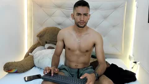 maicolparker0 online show from March 24, 2:23 pm