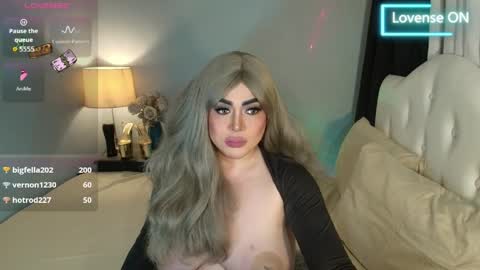 majestydannaxx online show from April 1, 4:13 am