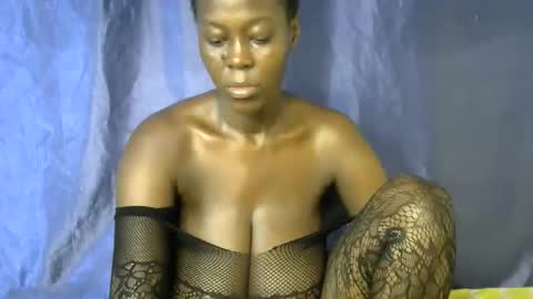 malaika_musa online show from May 1, 7:13 am