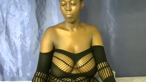 malaika_musa online show from May 8, 8:09 am
