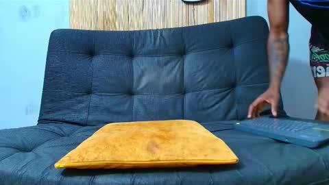 Malcom online show from October 18, 2:43 pm