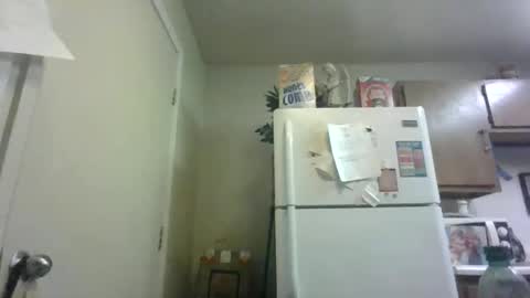 Snapshot of malinda702 chatting on December 28, 12:15 am malinda702 online show from December 28, 12:15 am