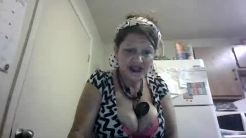 Snapshot of malinda702 chatting on October 13, 3:19 am malinda702 online show from October 13, 3:19 am