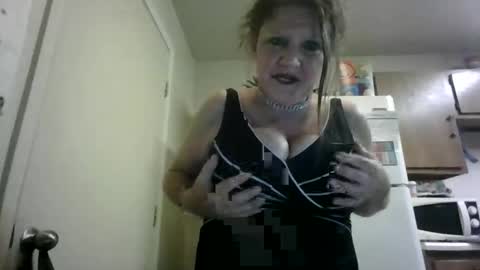 Snapshot of malinda702 chatting on September 29, 3:38 am malinda702 online show from September 29, 3:38 am