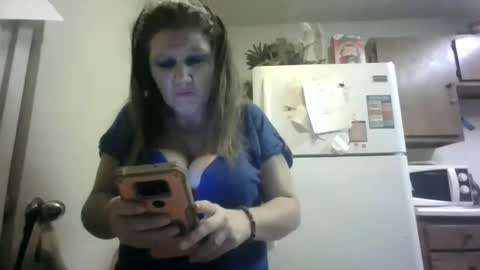 Snapshot of malinda702 chatting on December 29, 11:29 pm malinda702 online show from December 29, 11:29 pm