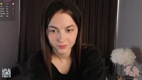 Mia online show from June 29, 4:31 am