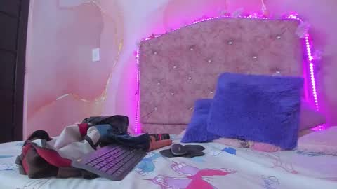 malory__jones online show from October 29, 7:03 pm