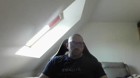 breton online show from July 23, 7:28 am