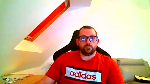 breton online show from November 16, 5:37 pm