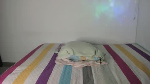 instagram  nueela   online show from September 28, 10:52 pm