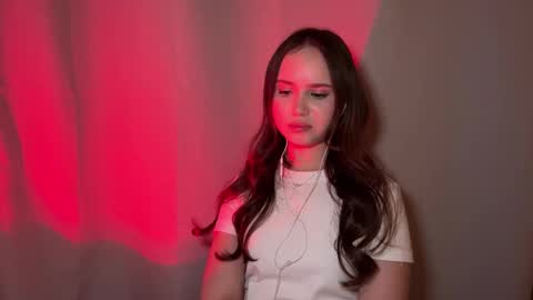 Mia Davis online show from February 22, 8:33 pm