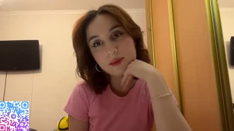 Mia online show from December 15, 2:24 pm