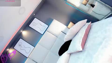 manellyksparklee online show from May 25, 1:39 pm