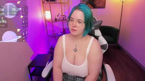 manic_pixie_ online show from May 23, 4:25 pm