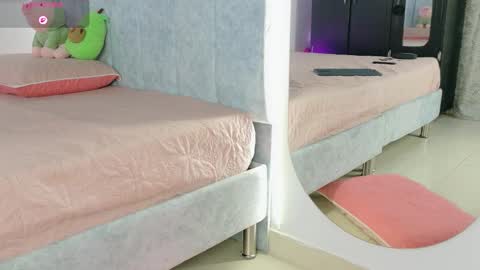 Manu  online show from December 20, 5:31 pm