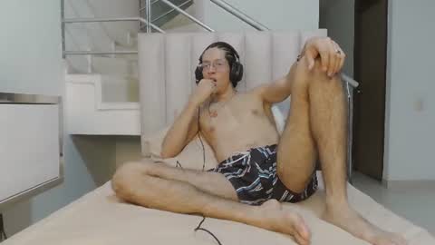Manuel online show from June 20, 1:45 am