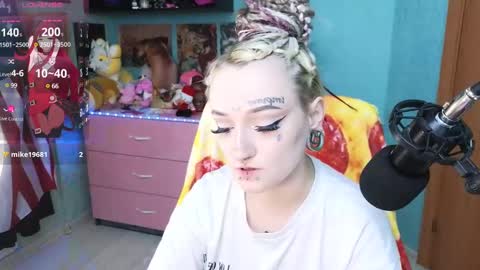 Manuela online show from February 2, 8:19 pm