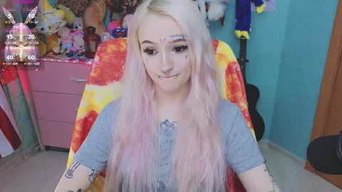 Manuela online show from November 7, 8:55 pm